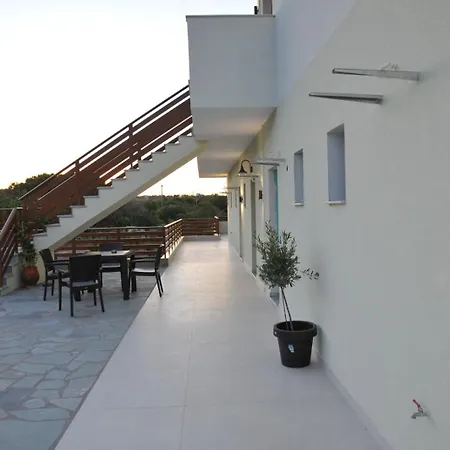 Seaandolive 公寓式酒店 3*