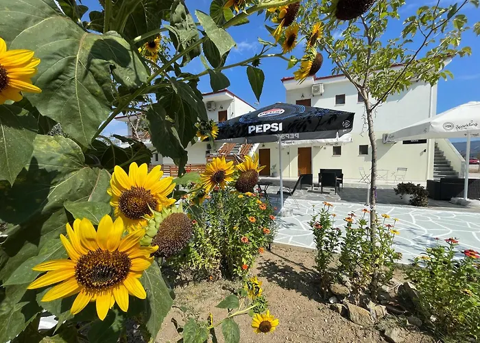 Seaandolive Aparthotel 3*